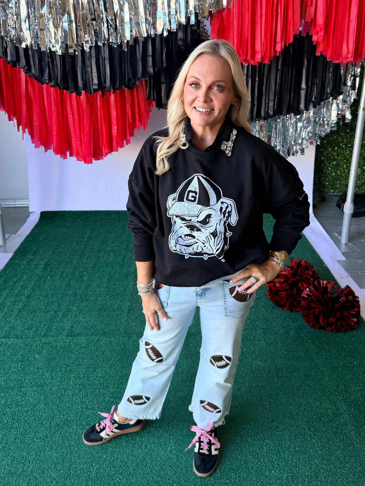 Sweatshirt black with white Bulldog licensed
