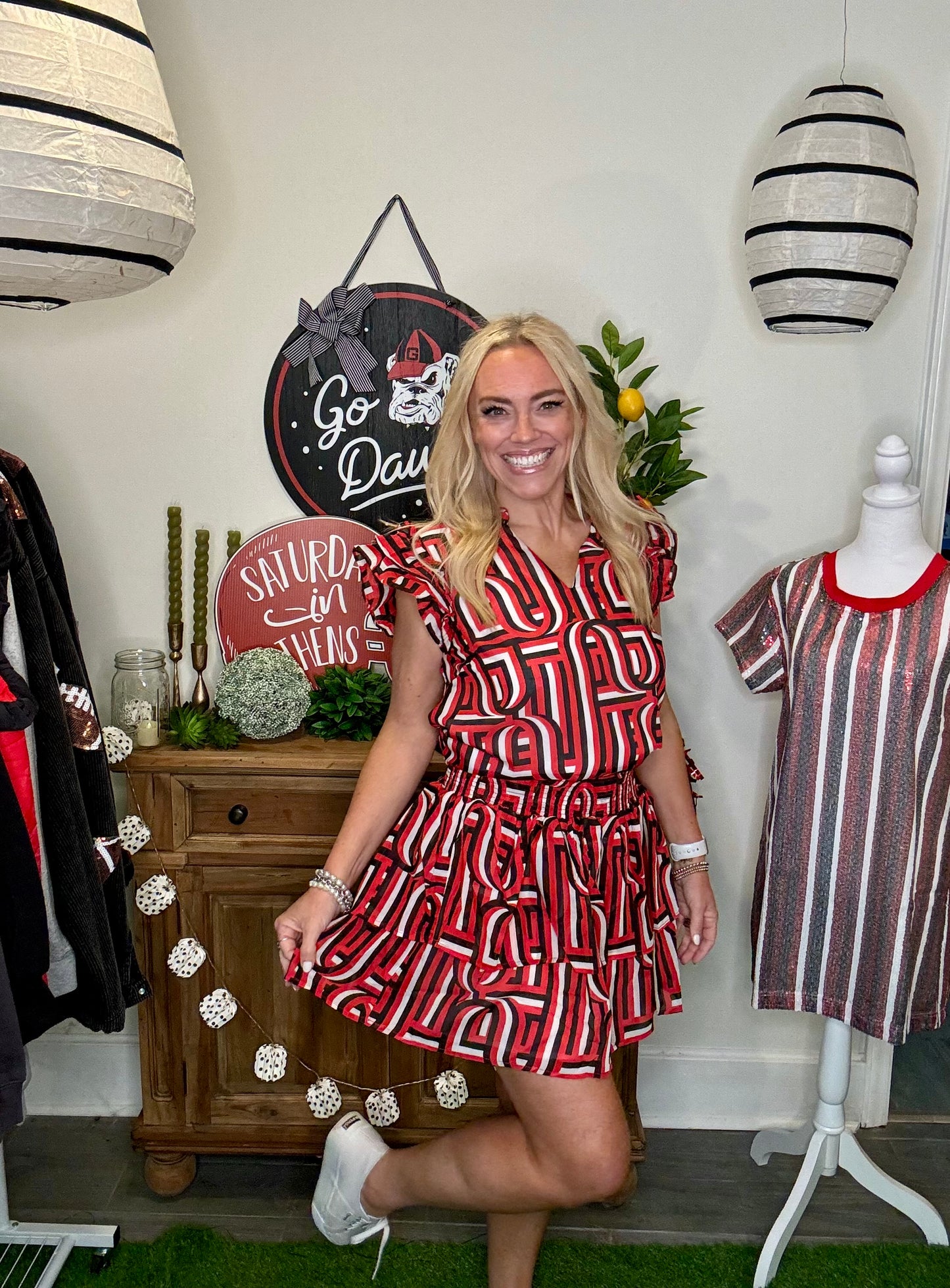 Red black sleeveless ruffle  blouse top warehouse sale