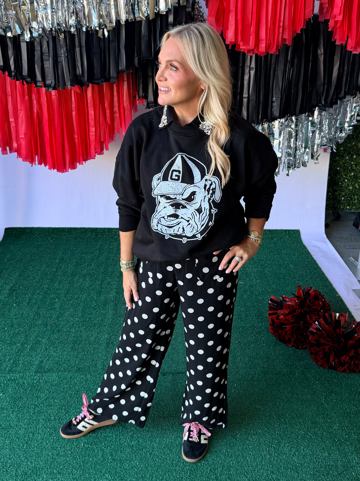 Sweatshirt black with white Bulldog licensed