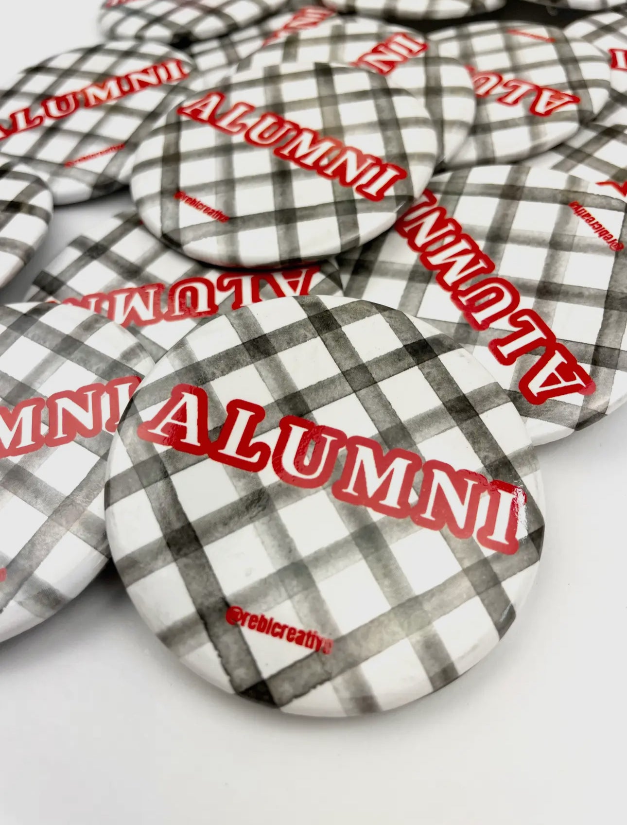 Alumni gingham button