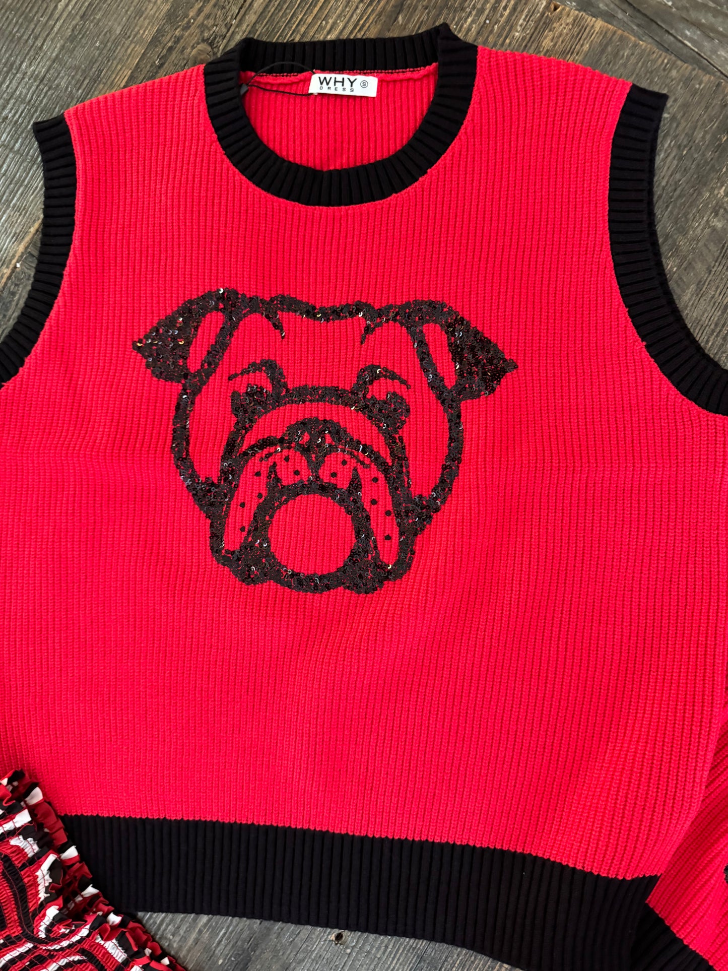 Light weight knit tank large sequin logo dog