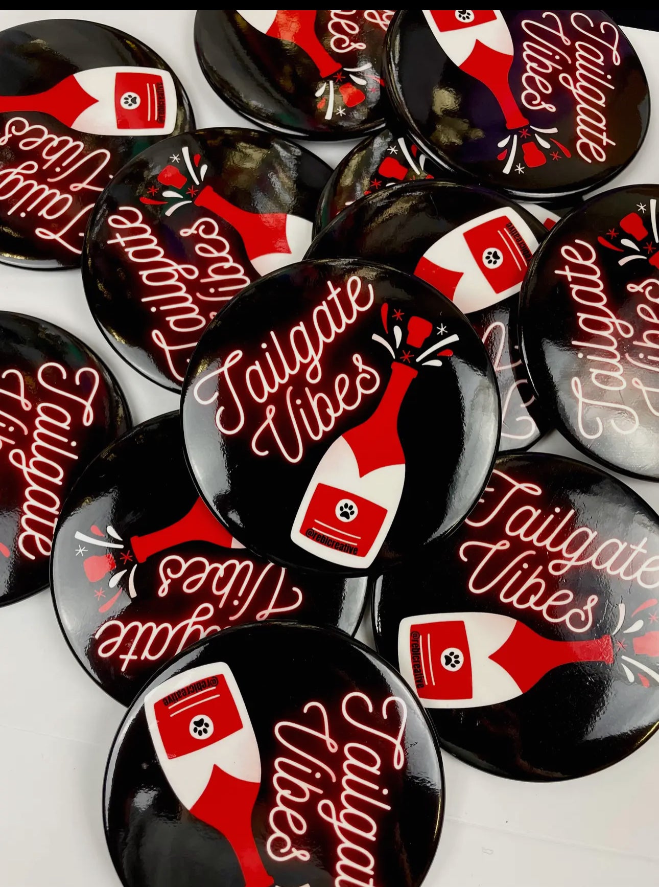 Tailgate vibes button large