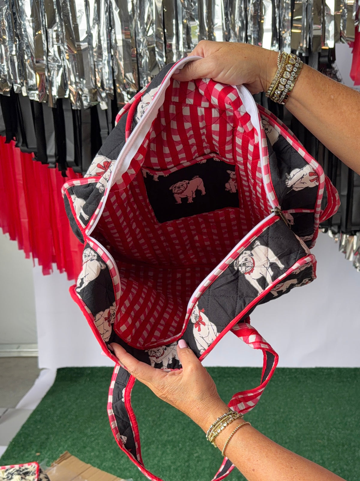 Exclusive bulldog with bow  weekender tote