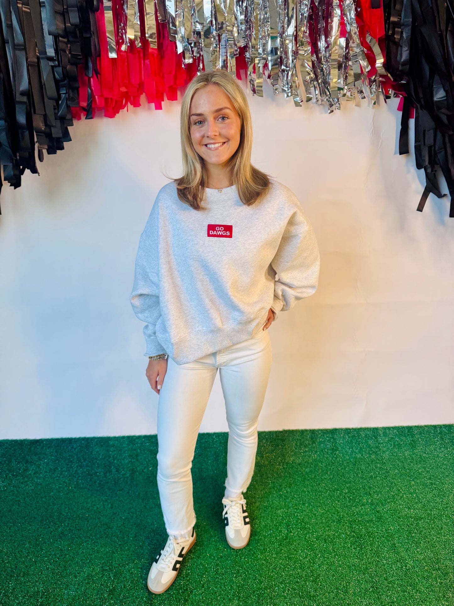 Dawgs sweatshirt licensed oversized restocked!