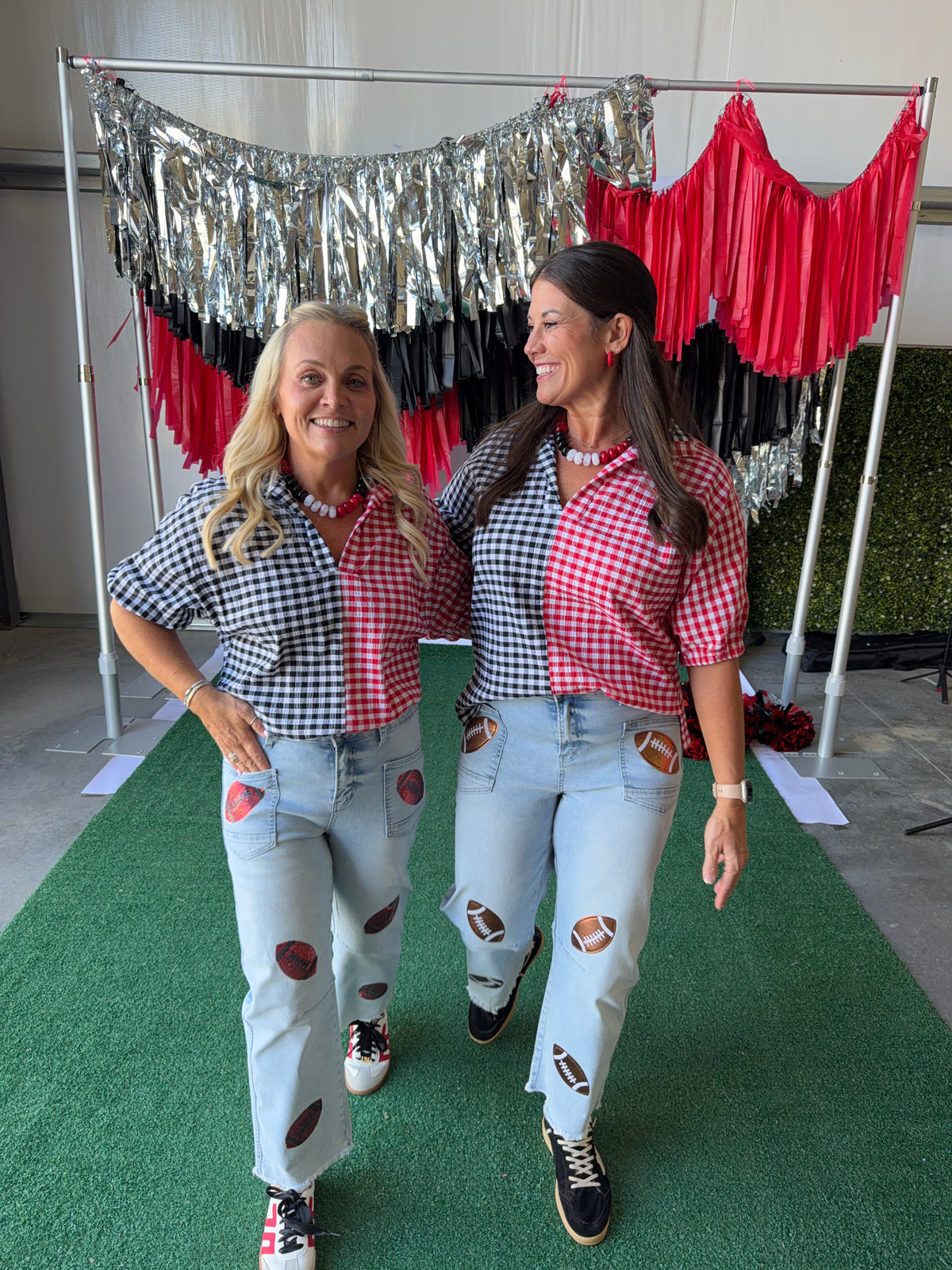 Gingham top black and red