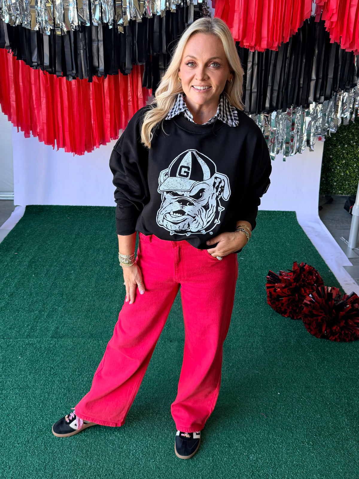 Sweatshirt black with white Bulldog licensed