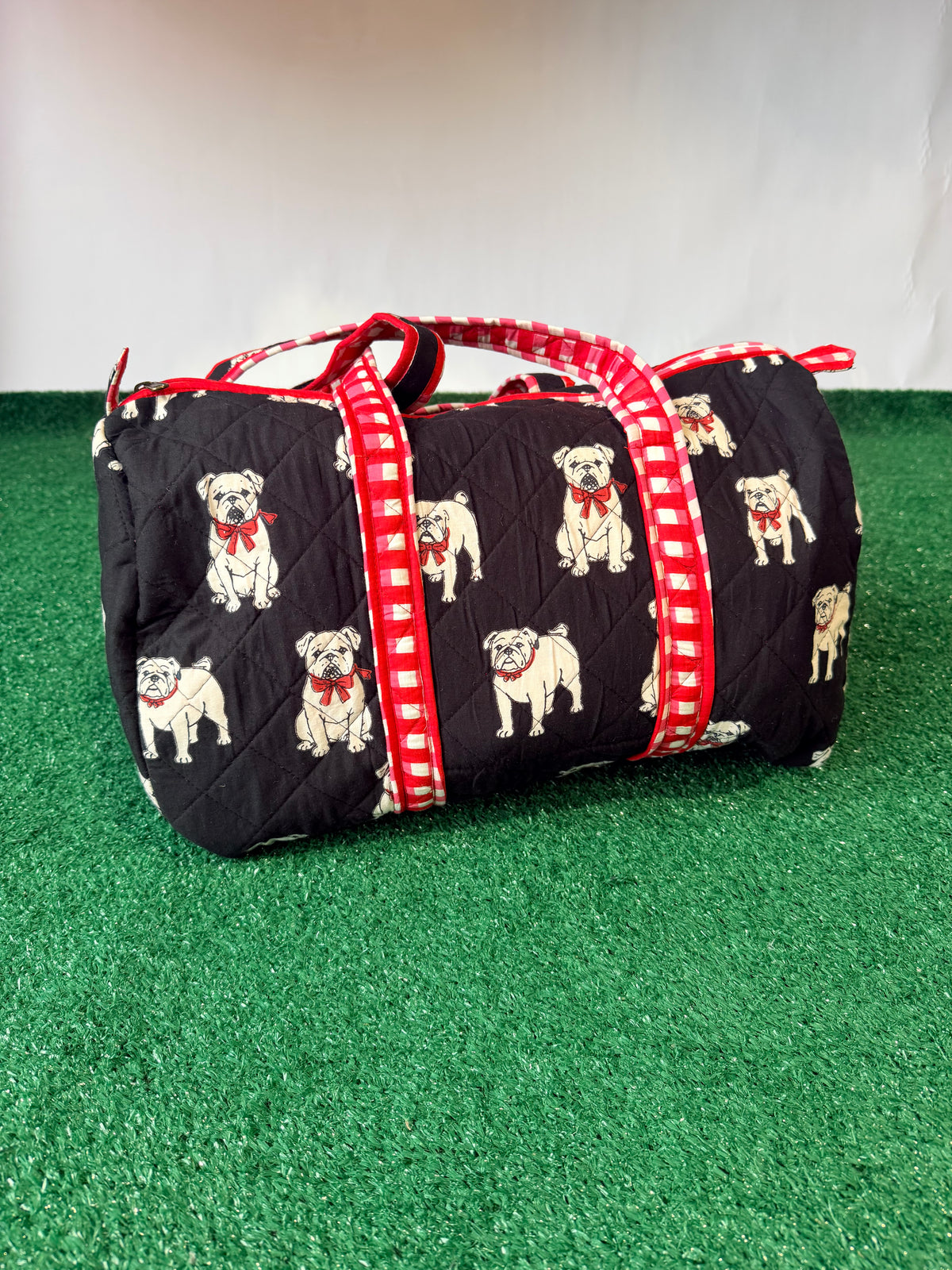 Exclusive Bulldog with bow duffle