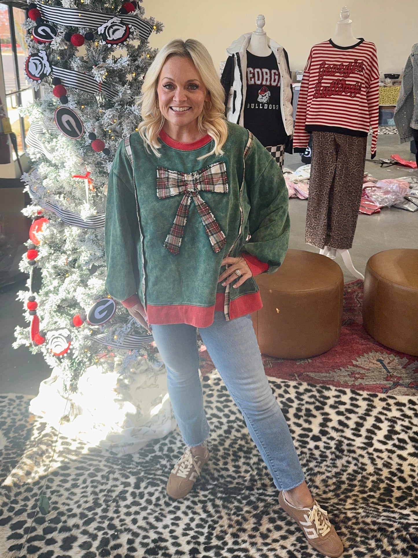 Oversized christmas bow pullover
