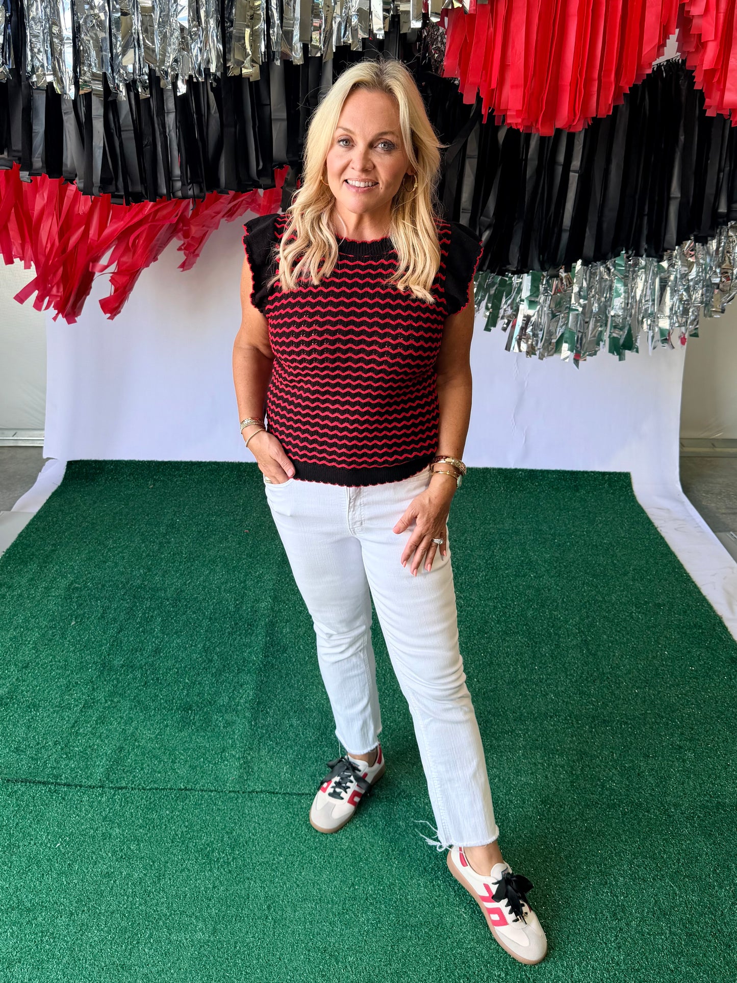 Knit flutter sleeve top black and red