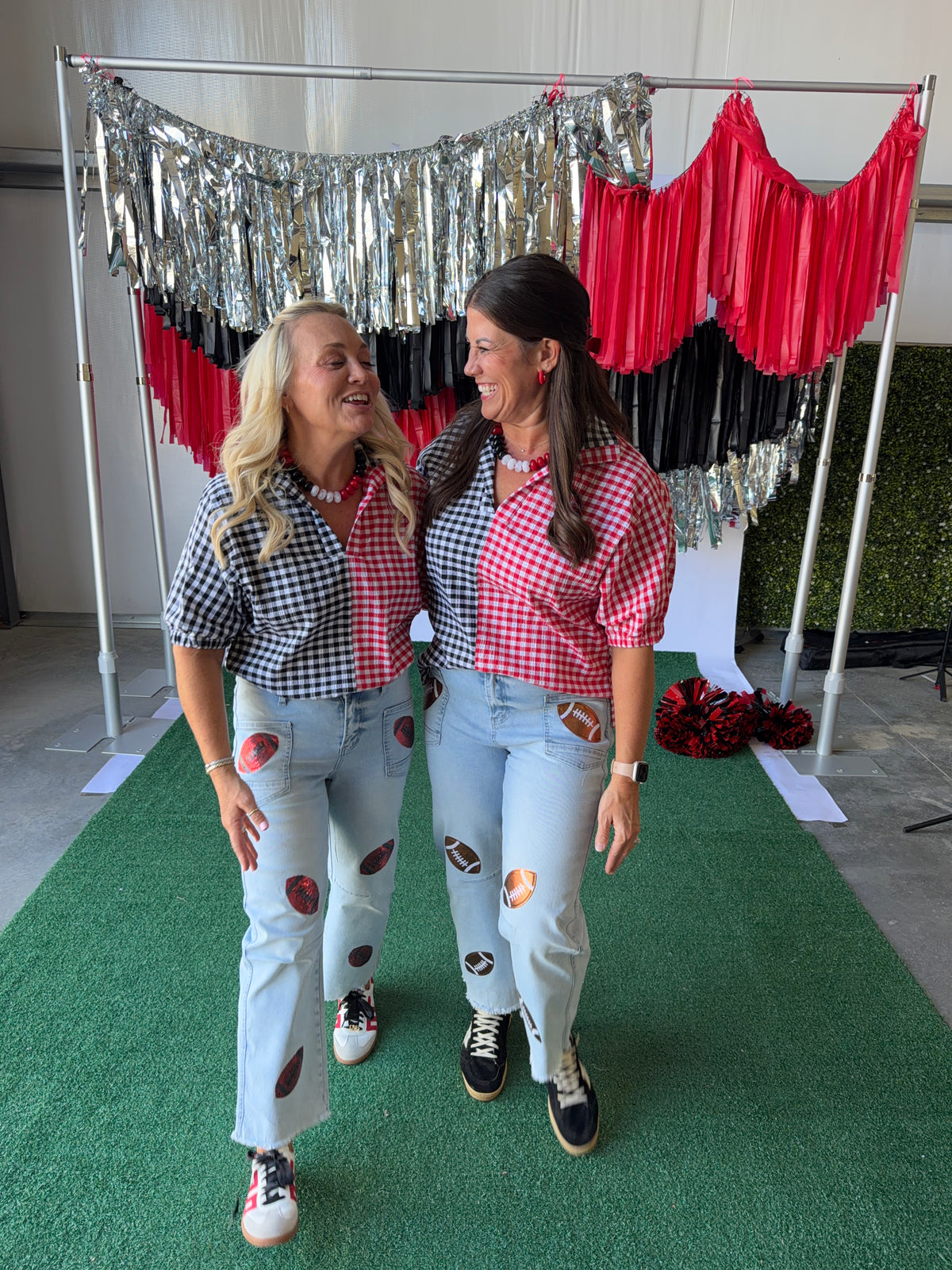 Gingham top black and red