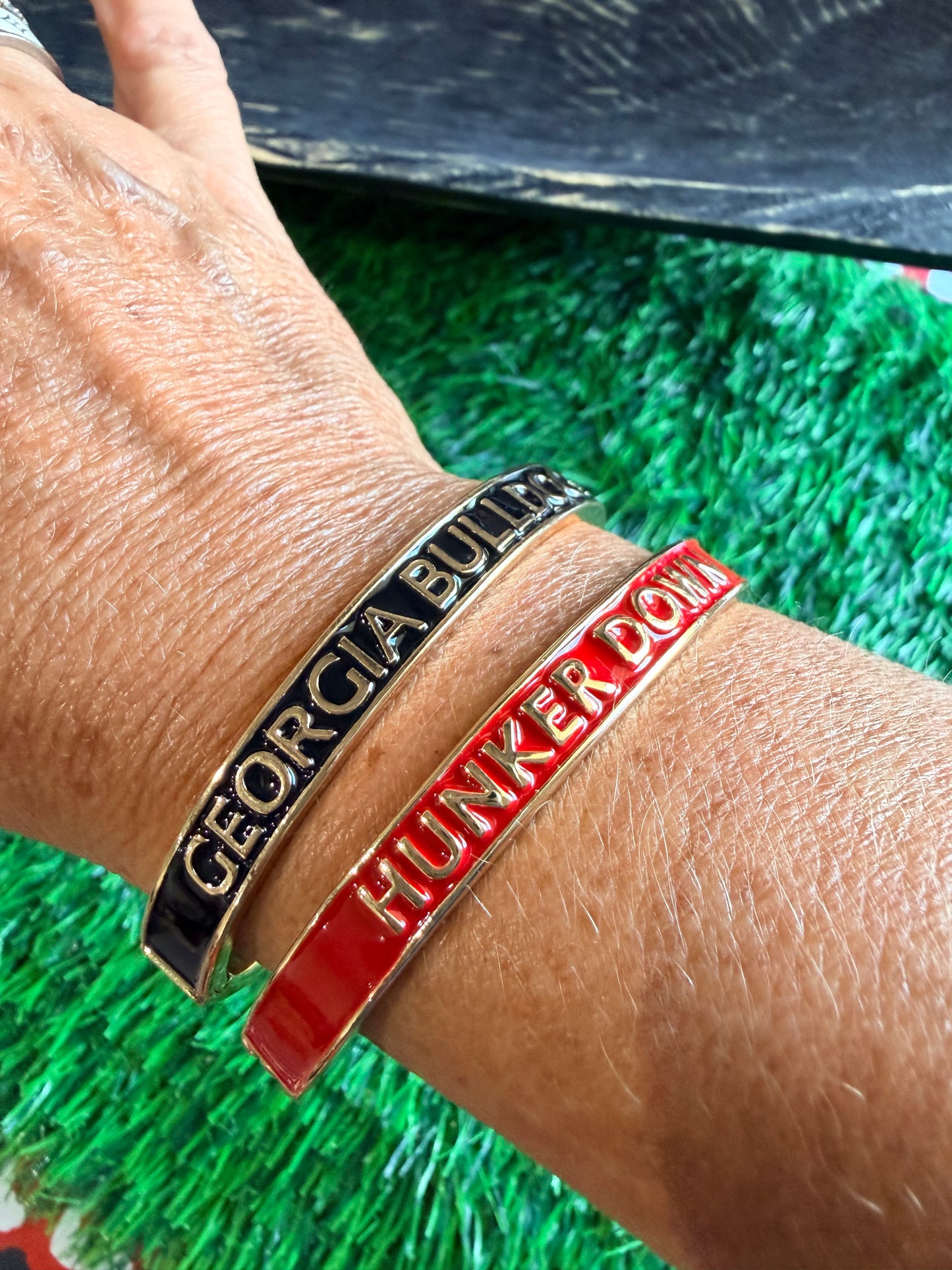 1 bangle georgia Bulldog hunker down