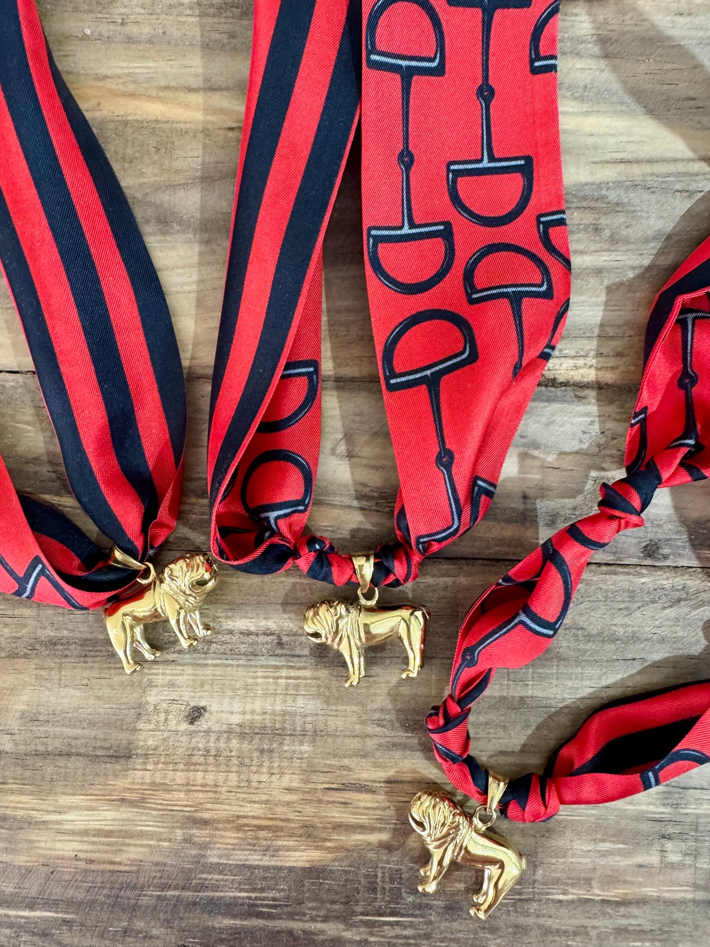 Bulldog scarf necklace