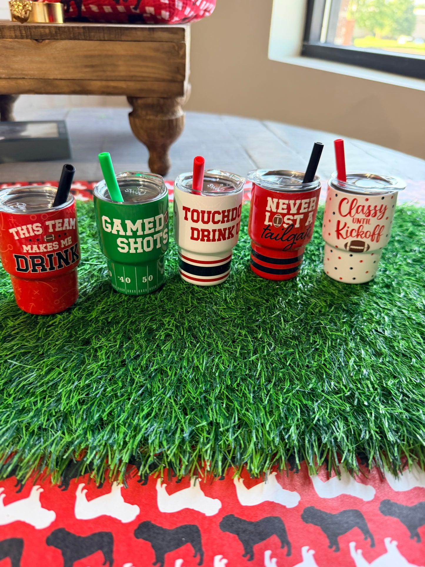 Swig shot glass with straw