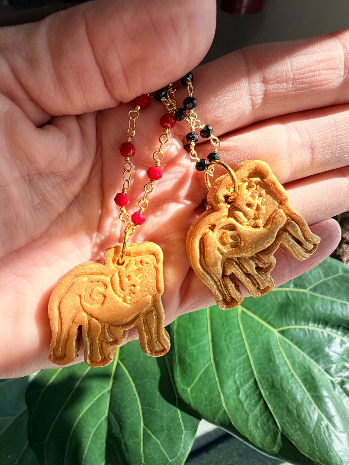 Handmade bulldog necklace beaded black or red