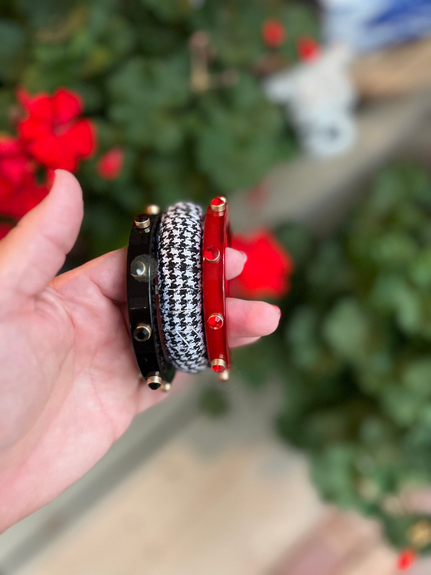 Houndstooth statement bangle black and white